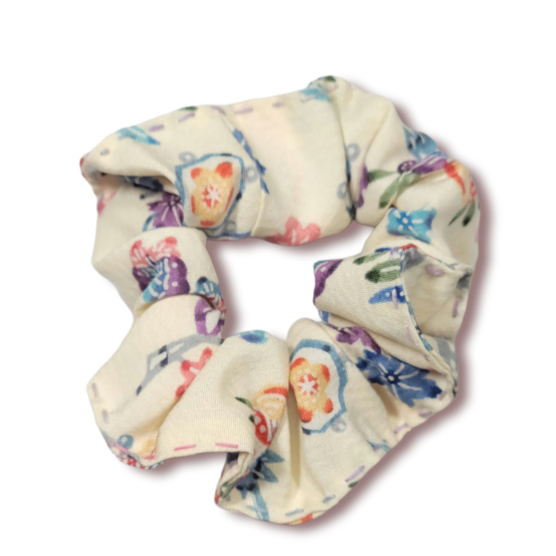 THE MARU UPCYCLED KIMONO FABRIC SCRUNCHIE  : Bingata Print